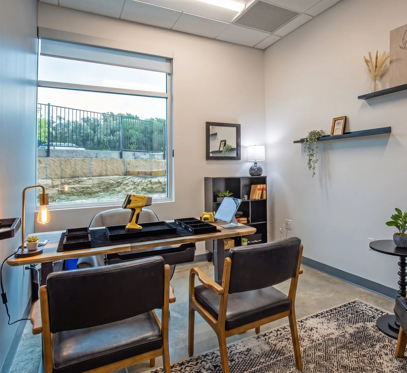 Private evaluation office at the Lakeway location