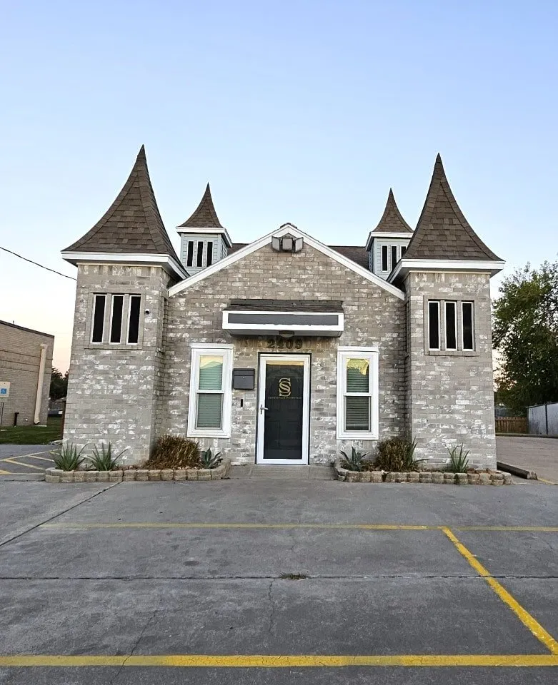 SmokeStack WorkSpace building at 2409 Maxwell Ln Deer Park